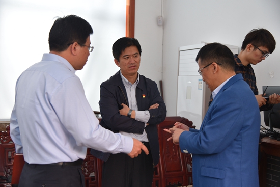 區(qū)委組織部領(lǐng)導(dǎo)指導(dǎo)集團(tuán)黨建工作72