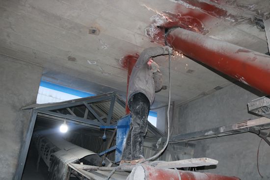 大修進(jìn)行時(shí)，這里有一群可愛的重山人.......95