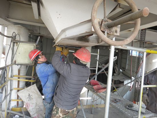 大修進(jìn)行時(shí)，這里有一群可愛的重山人.......95