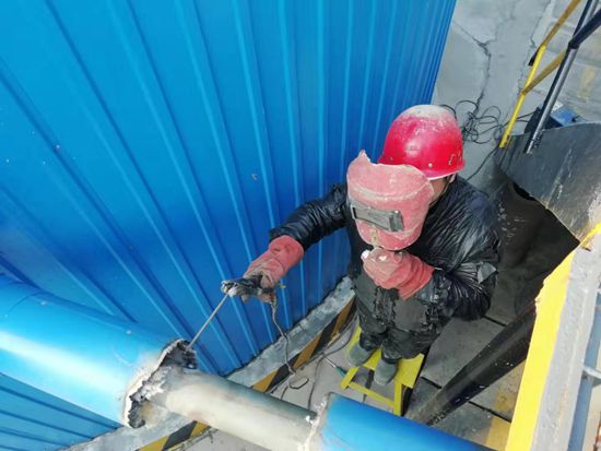 大修進(jìn)行時(shí)，這里有一群可愛的重山人.......95