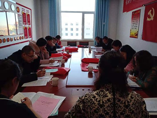 魯蒙水泥參加旗統(tǒng)計(jì)局制度培訓(xùn)15