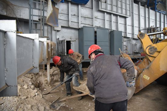 大修進(jìn)行時(shí)，這里有一群可愛的重山人......41