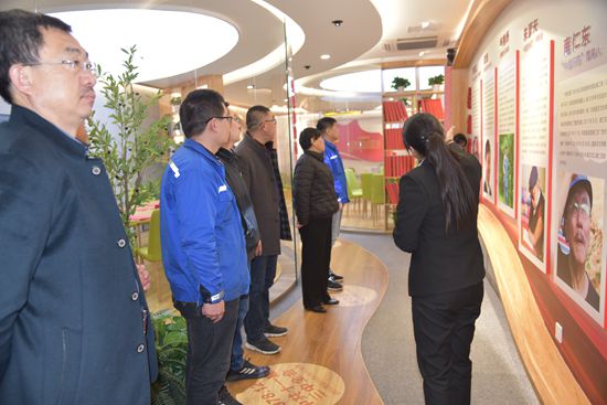 堅持學(xué)習(xí)守初心 銘記身份向前行 —魯蒙水泥、南韓化工黨支部走進“初心學(xué)堂”4