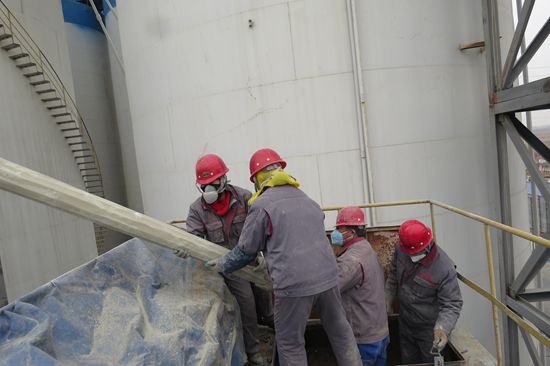 老黃牛精神在黃驊三陽發(fā)光 ---記黃驊三陽生產(chǎn)班長陳樹田83