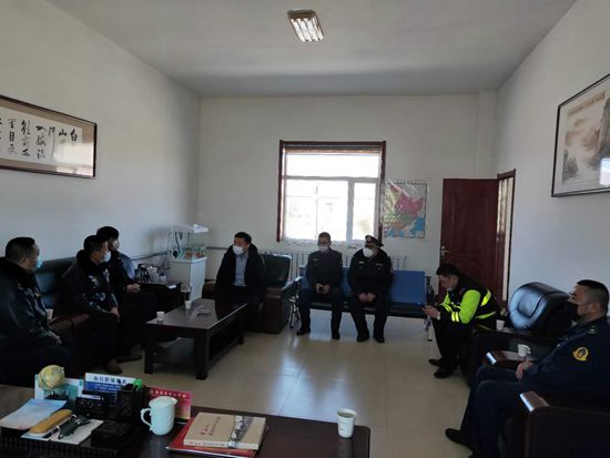 巴林左旗交通管理部門到魯蒙公司調(diào)研87