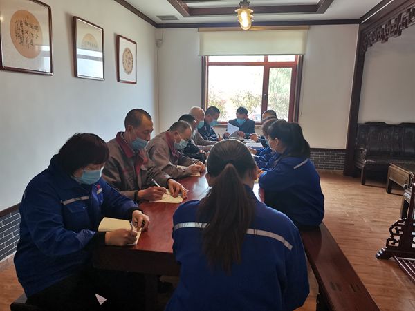 集團(tuán)辦公室召開部門會(huì)議49