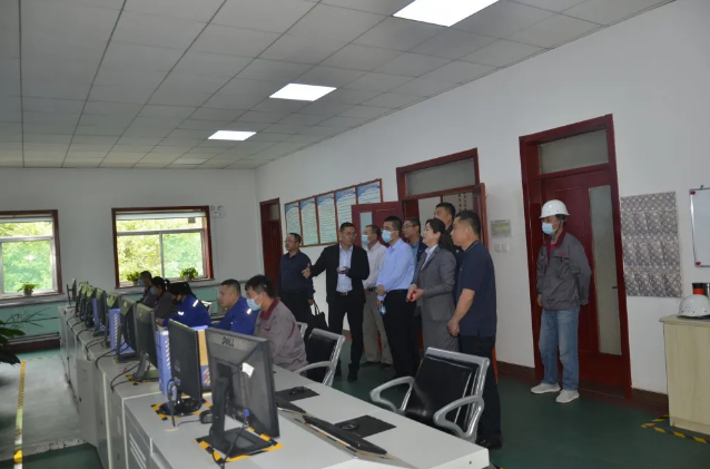 陜西航天建設(shè)集團、齊魯現(xiàn)代產(chǎn)業(yè)研究院到魯中水泥參觀交流35