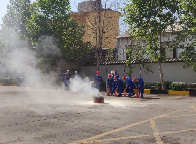 重山思沃瑞公司組織開展火災(zāi)疏散綜合應(yīng)急演練55