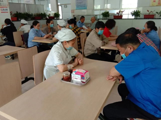 集團辦公室召開部門會議65