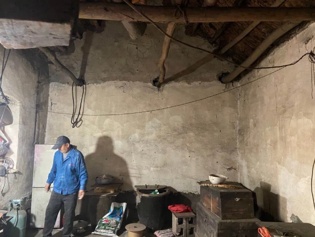 魯中水泥黨支部開展精準(zhǔn)扶貧活動55