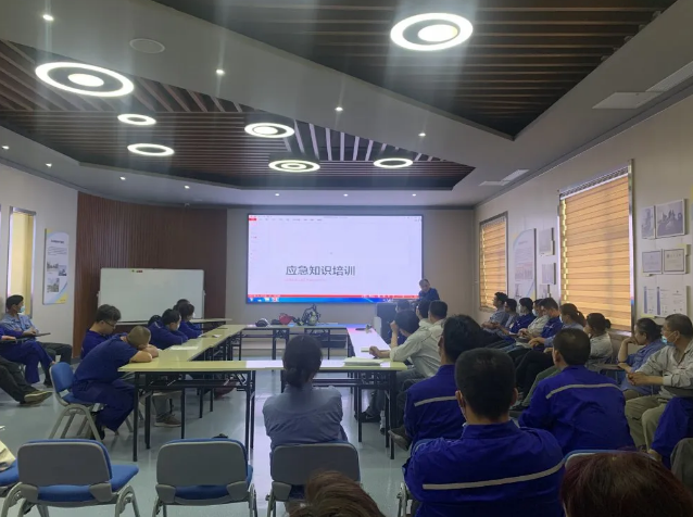 魯中水泥組織事故應(yīng)急救援專項培訓(xùn)8