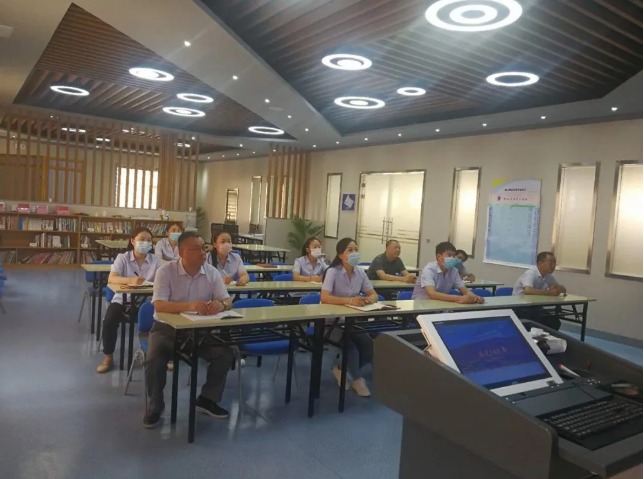 財務(wù)中心組織“致良知”集體學習87