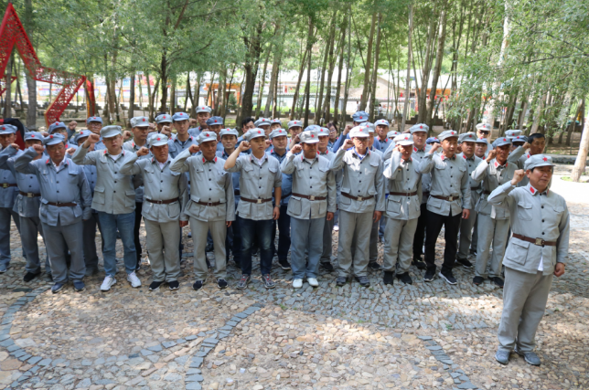 魯蒙水泥黨支部開(kāi)展 “重走總書(shū)記路線 重溫總書(shū)記指示”主題黨日活動(dòng)2