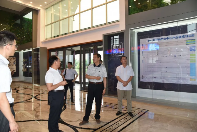 市工信局副局長邱萬勇到集團調(diào)研指導(dǎo)工作32