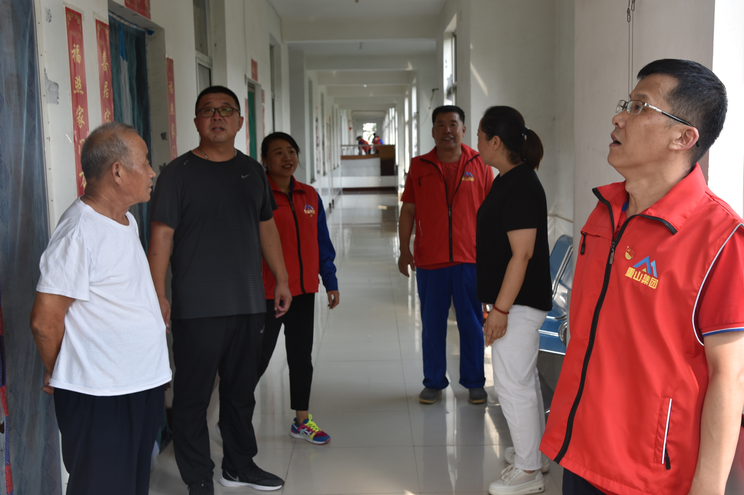 擇善明德敬老人 黨旗飄飄踐良知——重山集團黨總支組織開展黨員志愿服務活動50