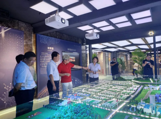 劉榮喜副市長到重山集團(tuán)調(diào)研指導(dǎo)工作53