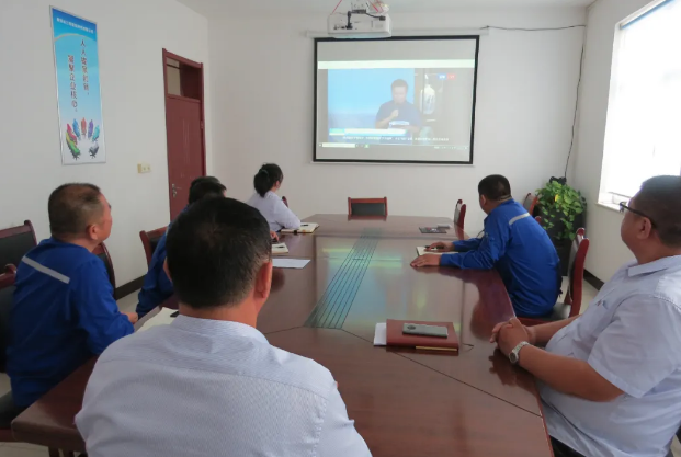 黃驊三陽組織黨員集體學(xué)習(xí)40