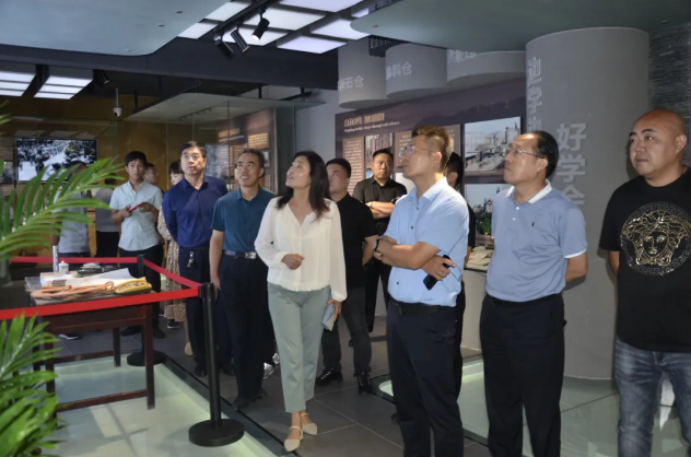 尋求合作 共謀發(fā)展——壽光市建筑業(yè)協(xié)會(huì)混凝土專委會(huì)到魯中水泥參觀考察100