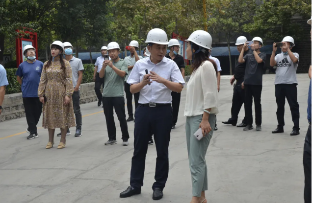 尋求合作 共謀發(fā)展——壽光市建筑業(yè)協(xié)會(huì)混凝土專委會(huì)到魯中水泥參觀考察100