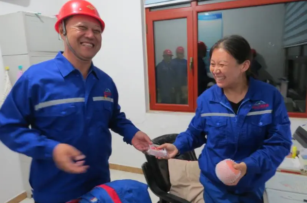 知行合一，情暖雙節(jié) 黃驊三陽總經(jīng)理王軍林慰問堅(jiān)守一線員工58