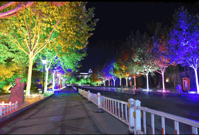 國(guó)旗下的重山好風(fēng)景25