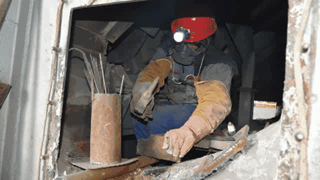 “雙節(jié)”堅守?檢修——他們奮斗的樣子真美！95