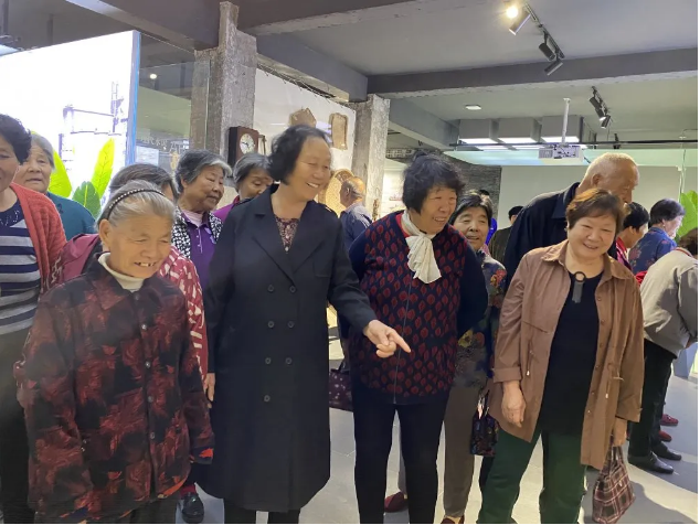 攜手奮進(jìn) 共創(chuàng)美好生活 ——企業(yè)開(kāi)放日迎來(lái)第七批客人22