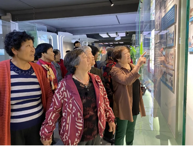 攜手奮進(jìn) 共創(chuàng)美好生活 ——企業(yè)開(kāi)放日迎來(lái)第七批客人22