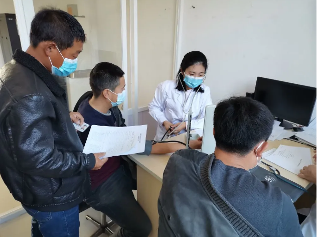 鵬峰化工組織新員工崗前職業(yè)健康體檢4