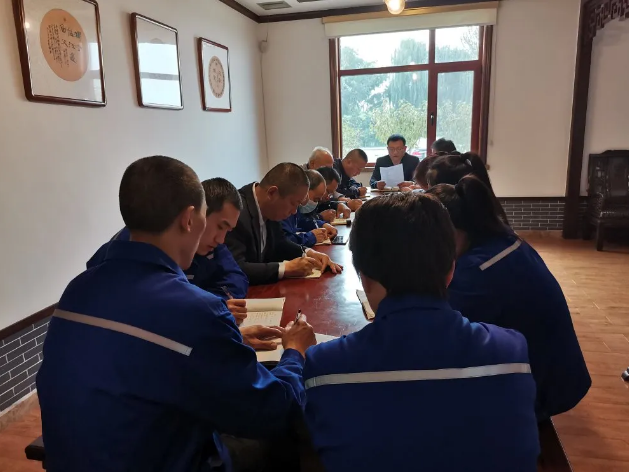  集團(tuán)辦公室召開工作會議38