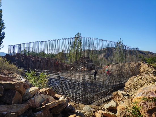 踐行社會(huì)責(zé)任 助力鄉(xiāng)村振興 ——魯中水泥捐贈(zèng)扶貧水泥