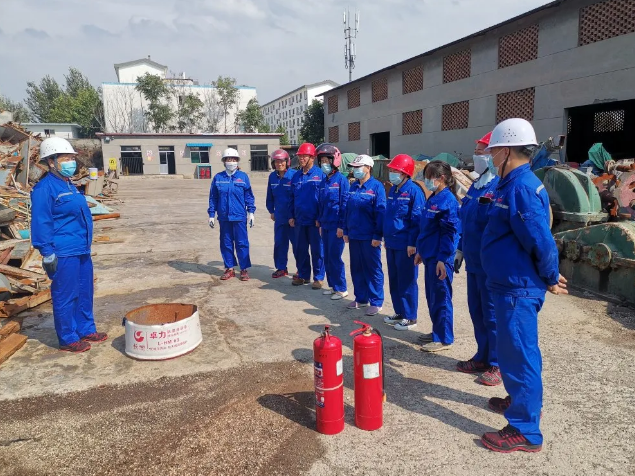 魯中水泥組織消防應(yīng)急演練