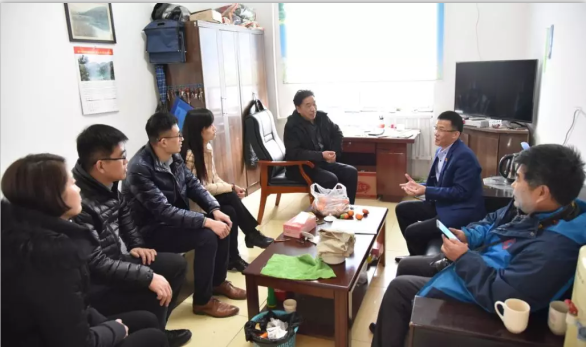 集團(tuán)運(yùn)營(yíng)中心開(kāi)展敬老公益行活動(dòng)