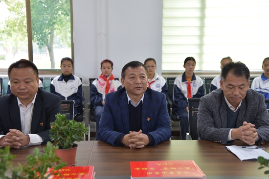 重山集團參加羅村中心?！皭坌闹鷮W”資助金發(fā)放儀式25