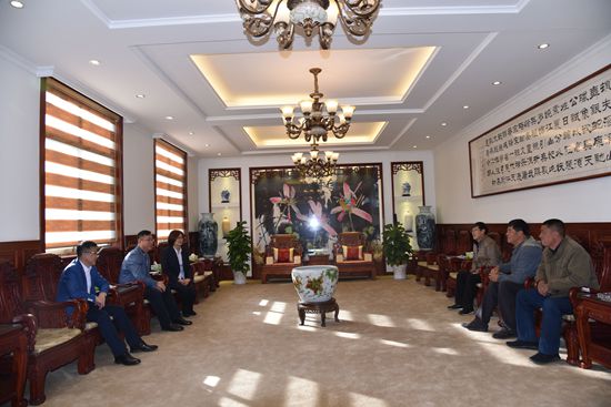 持續(xù)踐行社會(huì)責(zé)任 打造社會(huì)需求型企業(yè) ——重山集團(tuán)捐贈(zèng)扶貧水泥